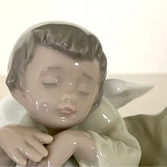 Lladró Heavenly Dreamer 5728 figurine